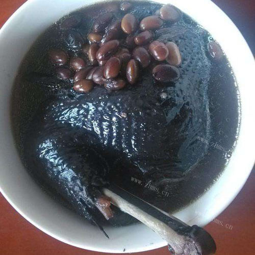 何首乌黑豆乌鸡汤