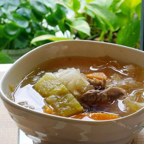 青红萝卜鸡架汤