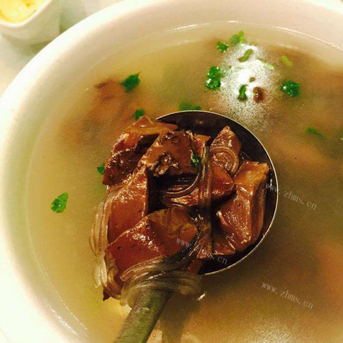 土豆红萝卜鹅杂汤