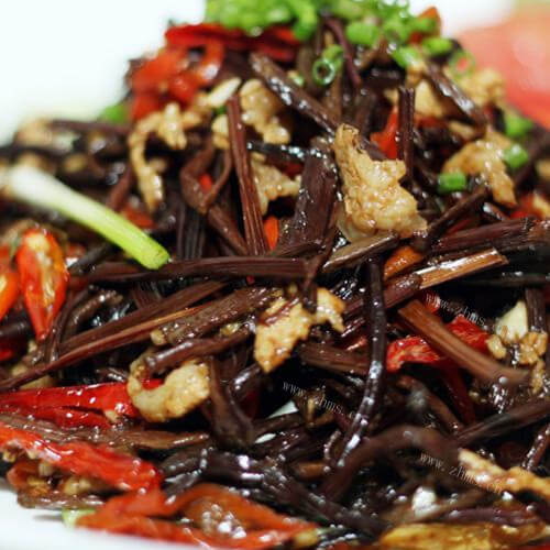 肉丝炒蕨菜