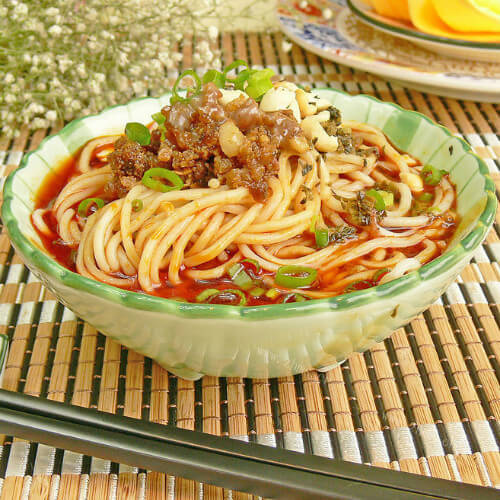 牛肉末茄子炸酱面