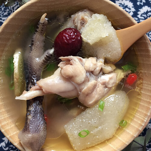 竹荪煲鸡汤