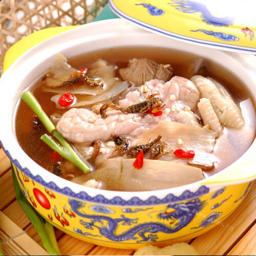 枸杞炖猪脑