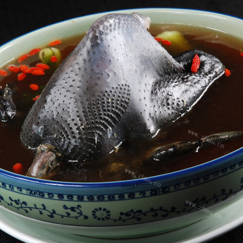 首乌核桃乌鸡汤