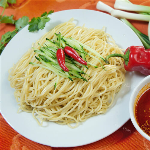 肉酱凉面