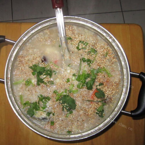 猪肝皮蛋瘦肉粥