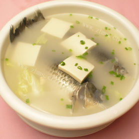 豌豆尖豆腐汤