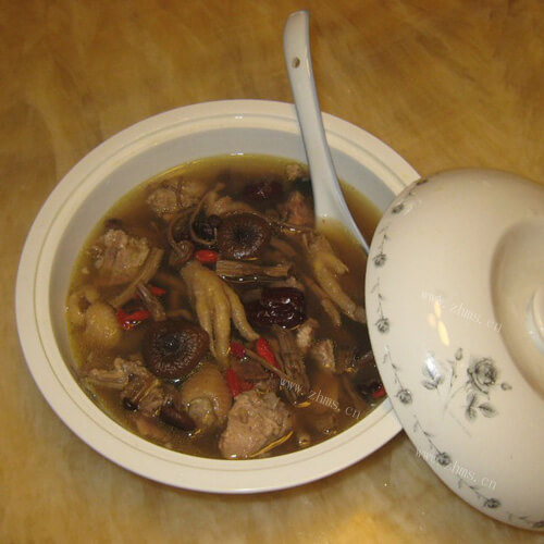 茶树菇鸡汤