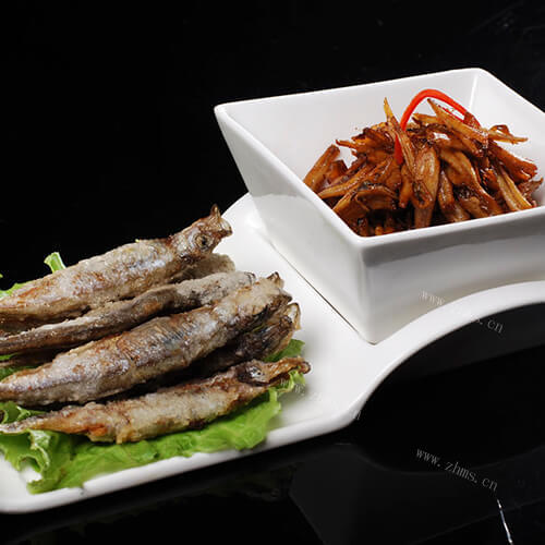 酥炸多春鱼
