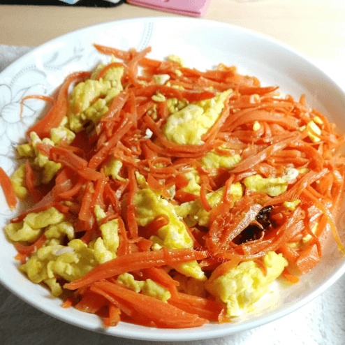 胡萝卜炒鸡蛋的家常做法