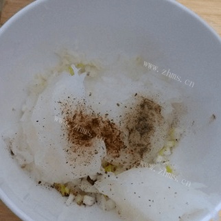 虾皮儿萝卜丝饼做法图解1)