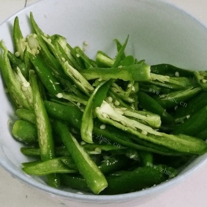 苕皮辣椒回锅肉做法图解1)