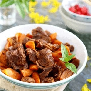 滋补的胡萝卜炖羊肉