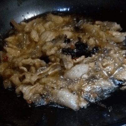 苕皮辣椒回锅肉做法图解5)
