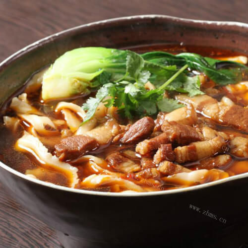 小炖肉刀削面