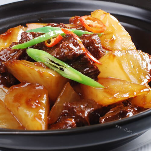 韩式辣白菜土豆炖鸡