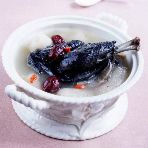 何首乌黑豆乌鸡汤