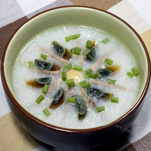 皮蛋杂粮粥