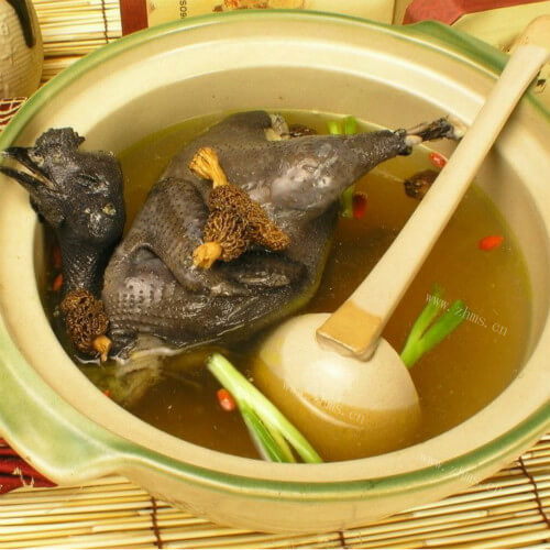 金虫草蜜枣乌鸡汤