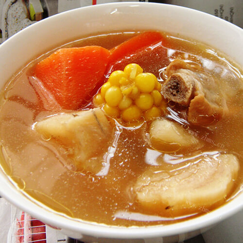 胡萝卜玉米粉葛汤
