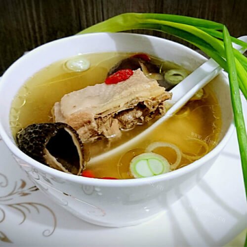 羊肚菌鸡汤