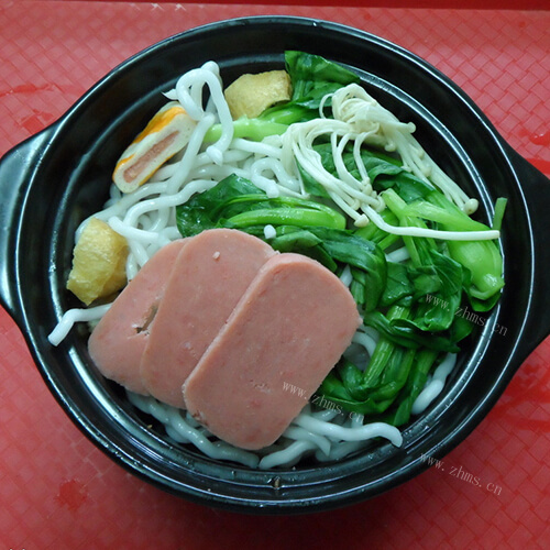 火腿鸡汤米线
