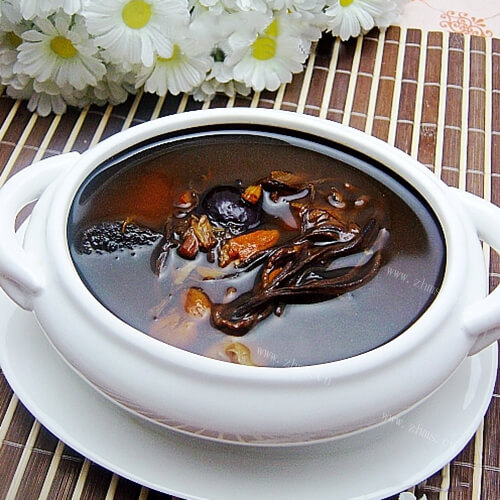 虫草花首乌炖瘦肉