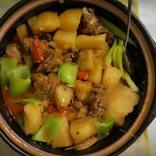 韩式辣白菜土豆炖鸡