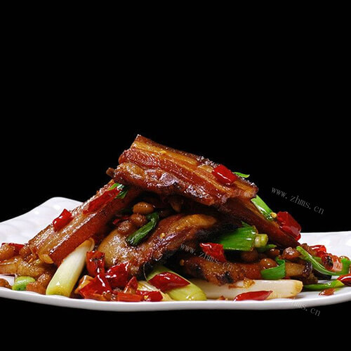 好吃又美味的双椒蒿子杆炒腊肉