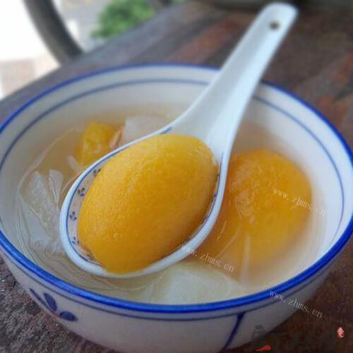 枇杷银耳羹