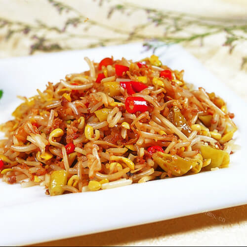 孜然羊肉炒豆芽