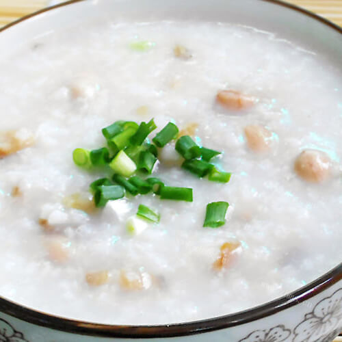 红枣紫米花生粥