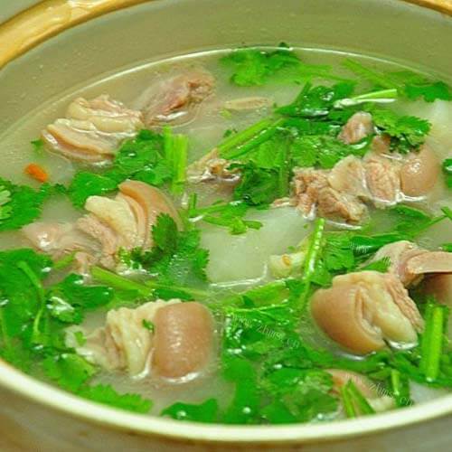 清汤炖羊脑