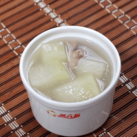 美味的排骨冬瓜汤