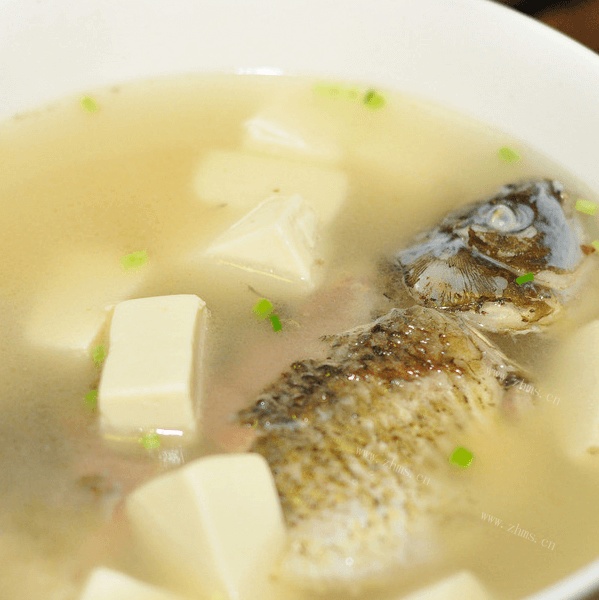 家常鲫鱼豆腐汤