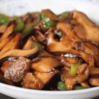 美味的香菇炒肉
