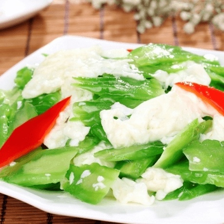 美味的清炒苦瓜