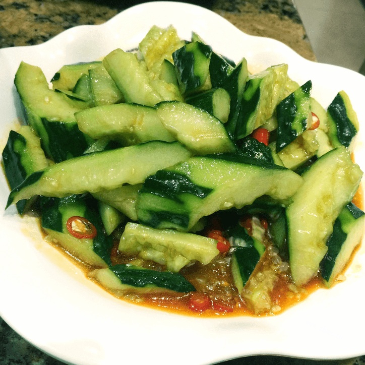 美味的凉拌青瓜