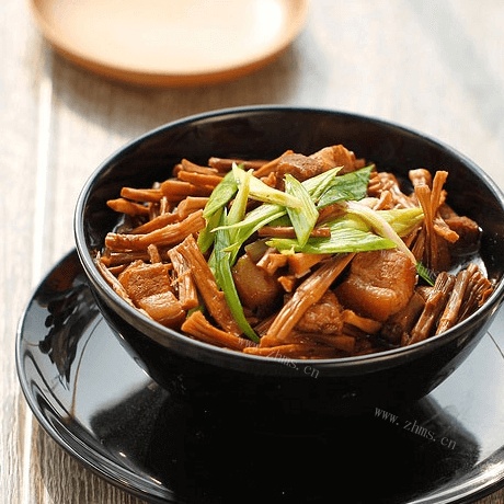 好吃的笋干红烧肉