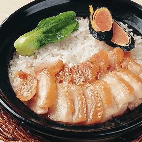 美味的腊味煲仔饭