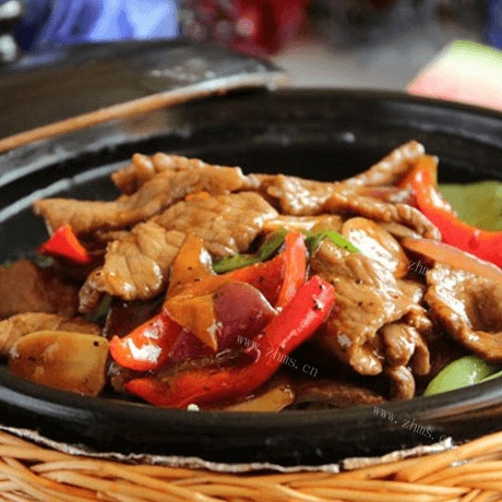 美味的腊味煲仔饭