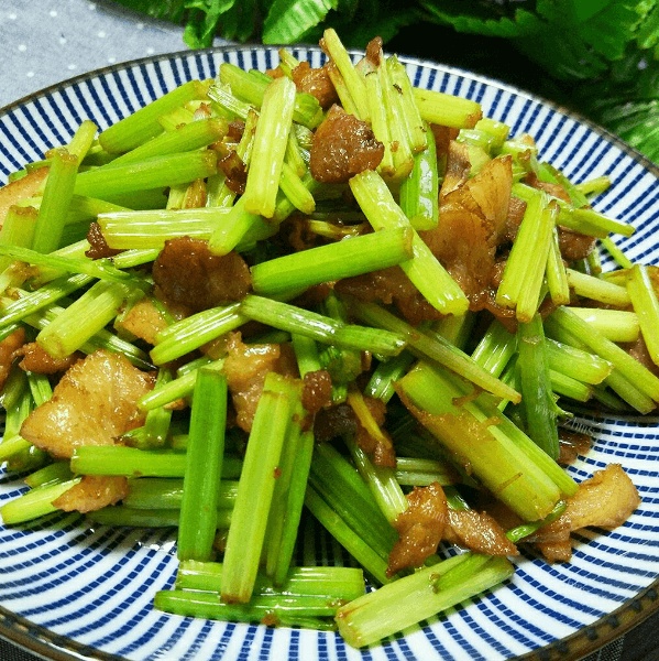 简单版芹菜炒肉