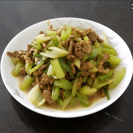 家常芹菜炒肉
