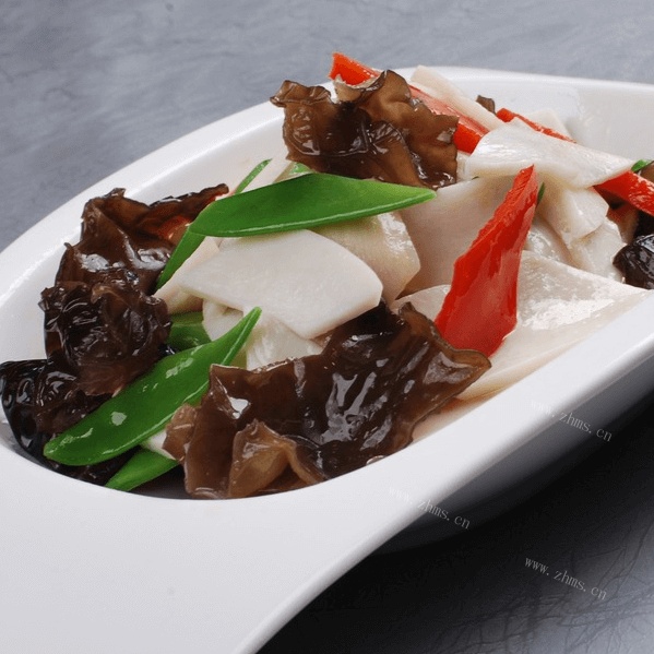 美味的茭白炒肉