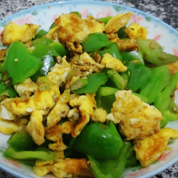 家常青椒炒鸡蛋
