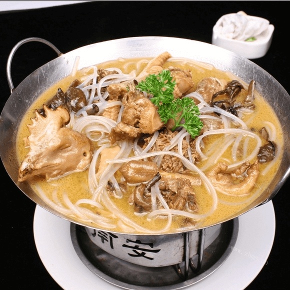 美味的小鸡炖蘑菇