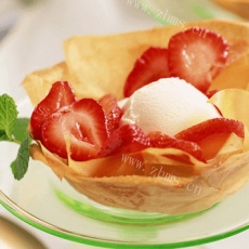 香甜的草莓冰淇淋