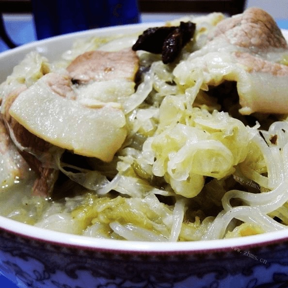 自己做的酸菜炖粉条