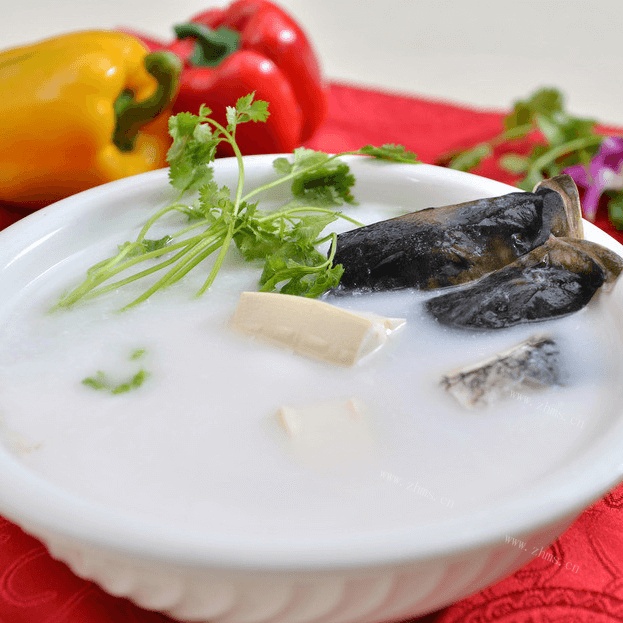 美味的鱼头豆腐