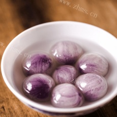 美味的紫薯汤圆